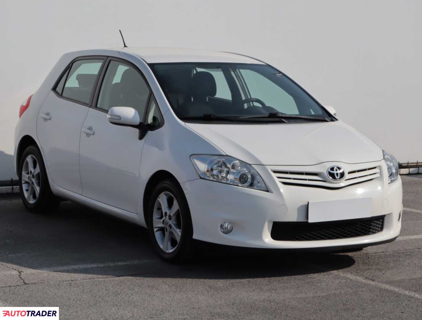 Toyota Auris 2012 1.6 130 KM