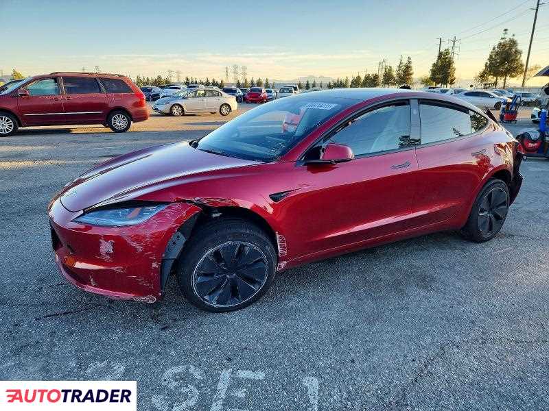 Tesla Model 3 2024