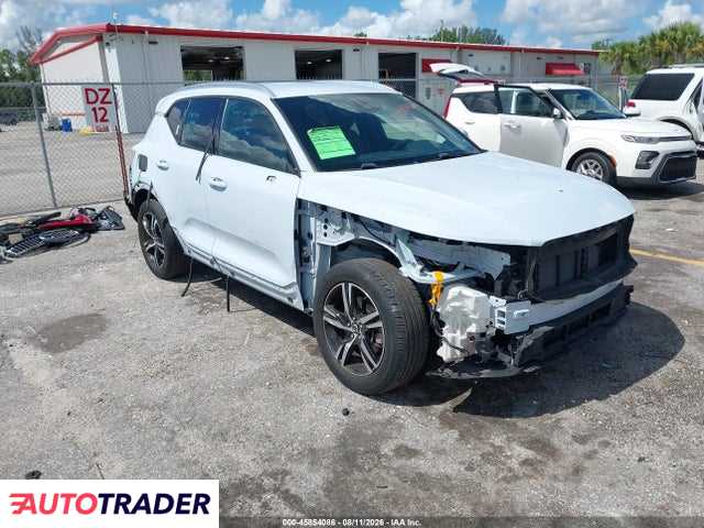 Volvo XC40 2024 2