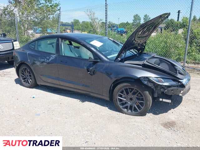 Tesla Model 3 2025