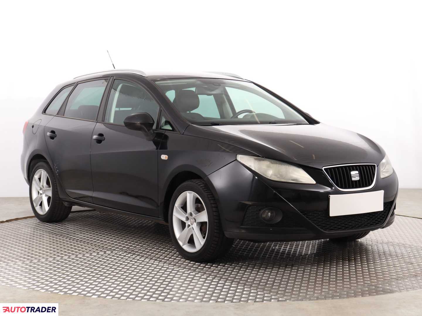 Seat Ibiza 1.4 84 KM 2012r. (Piaseczno)