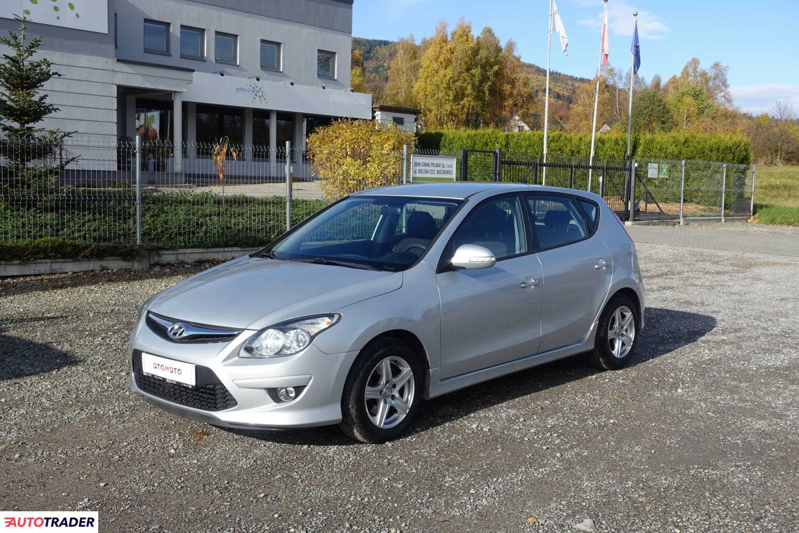 Hyundai i30 2011 1.6 90 KM Hyundai i30 2011 1.6 90 KM