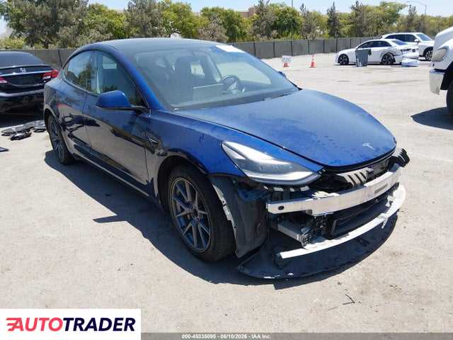 Tesla Model 3 2022