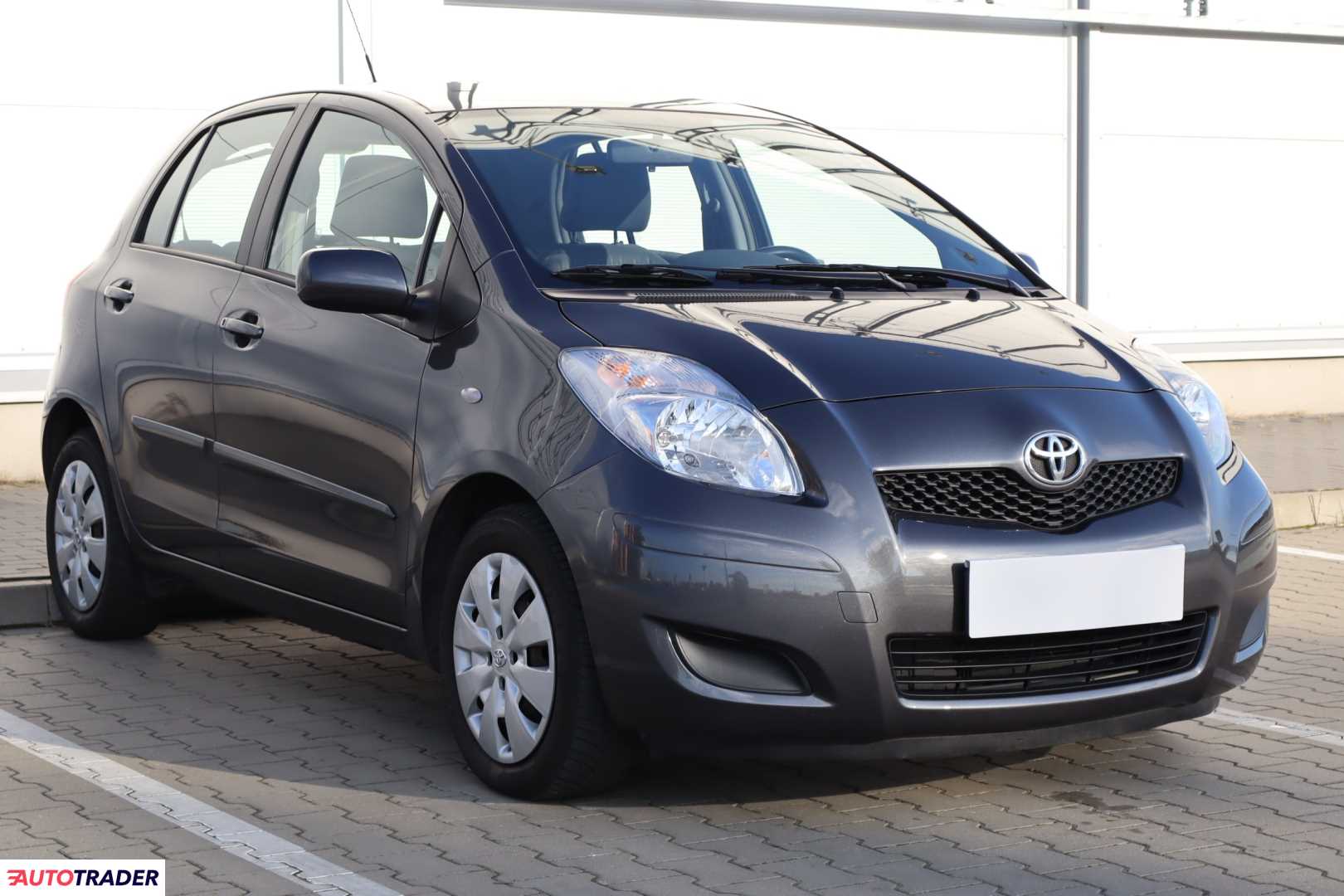 Toyota Yaris 2009 1.3 99 KM