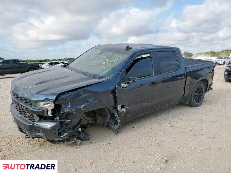 Chevrolet Silverado 2020 4