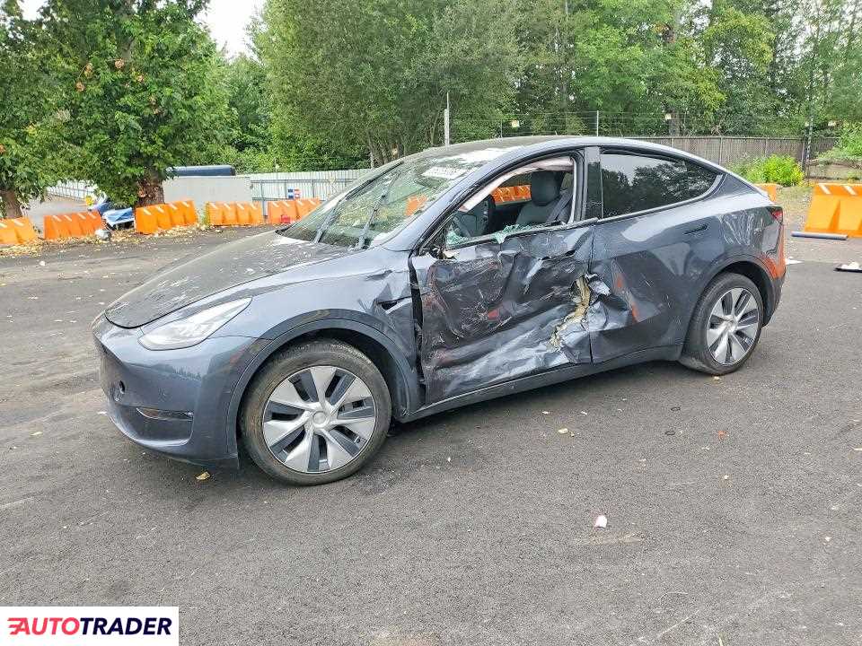 Tesla Model Y 2022