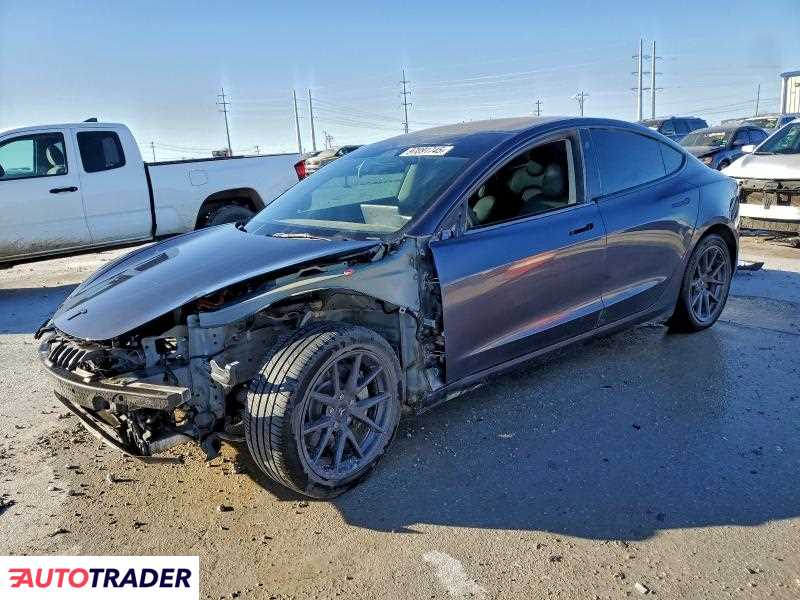 Tesla Model 3 2023