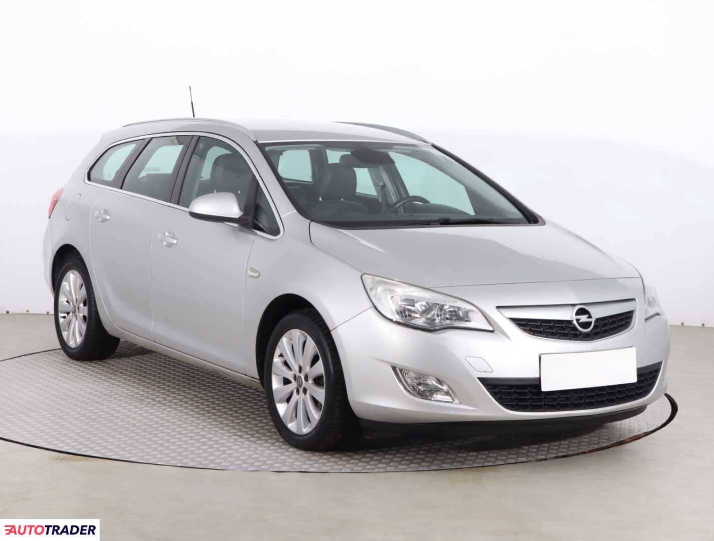 Opel Astra 2012 1.4 138 KM
