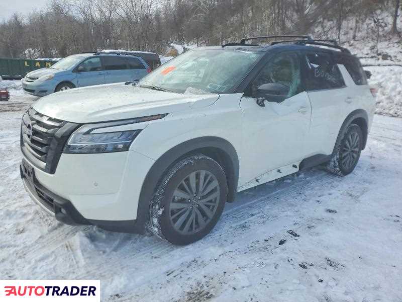 Nissan Pathfinder 2024 3