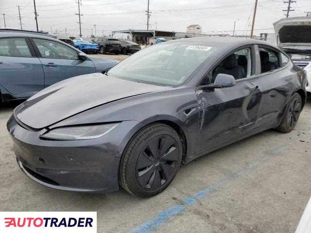 Tesla Model 3 2024