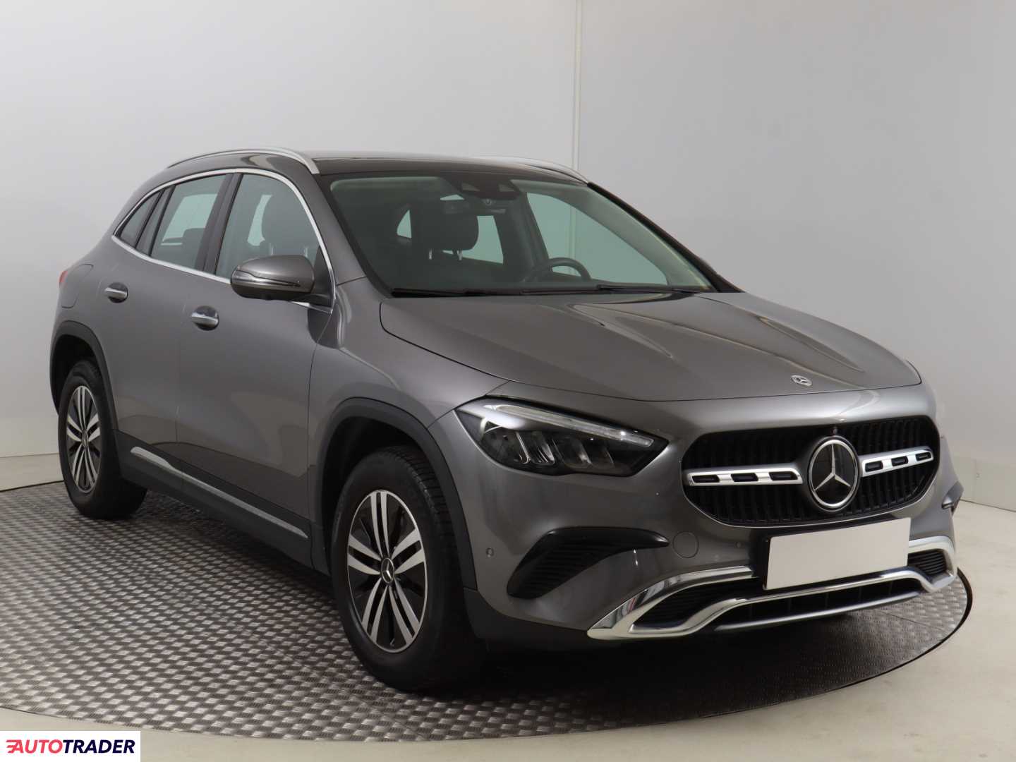 Mercedes G-klasa 2023 1.3 214 KM