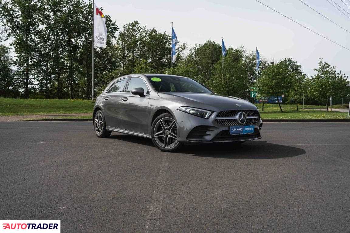 Mercedes A-klasa 2021 1.3 214 KM Mercedes A-klasa 2021 1.3 214 KM