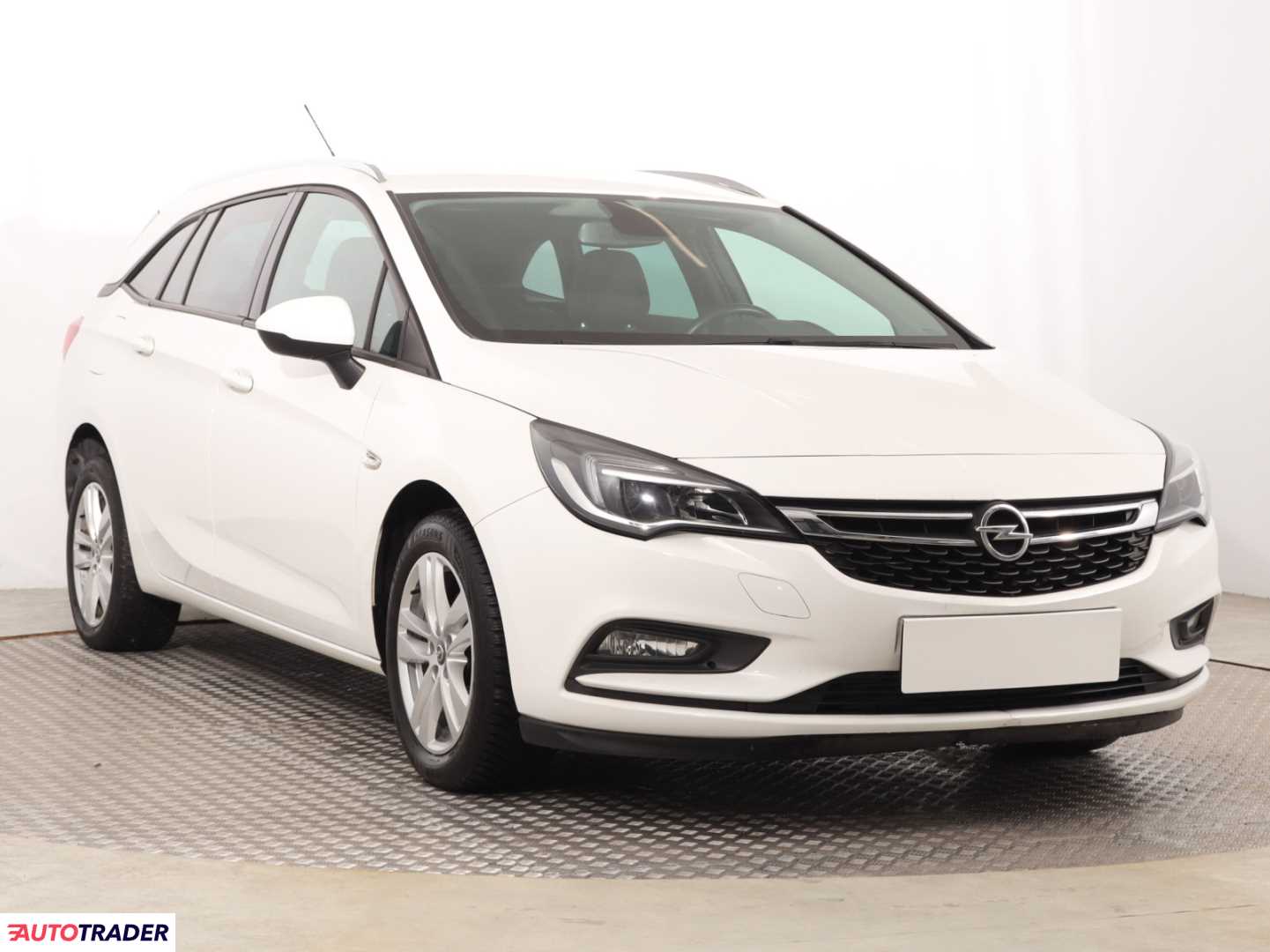 Opel Astra 2018 1.4 123 KM