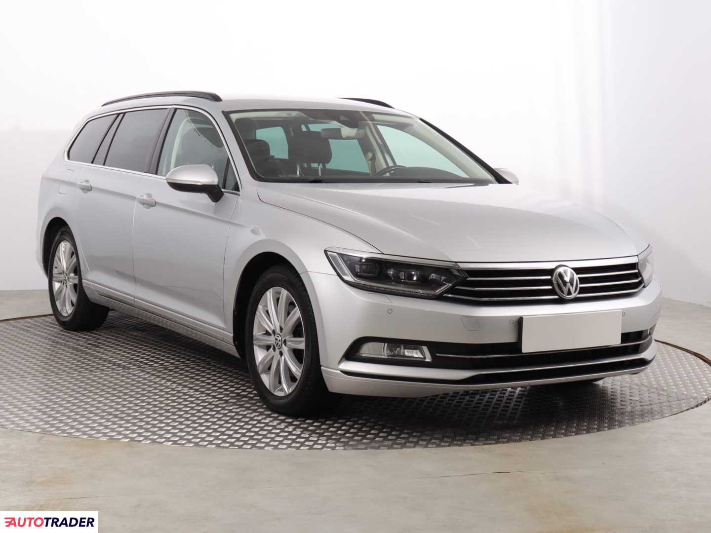 Volkswagen Passat 2.0 147 KM 2015r. (Piaseczno)