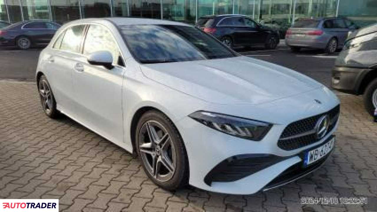 Mercedes A-klasa 1.3 benzyna 163 KM 2023r. (Komorniki)