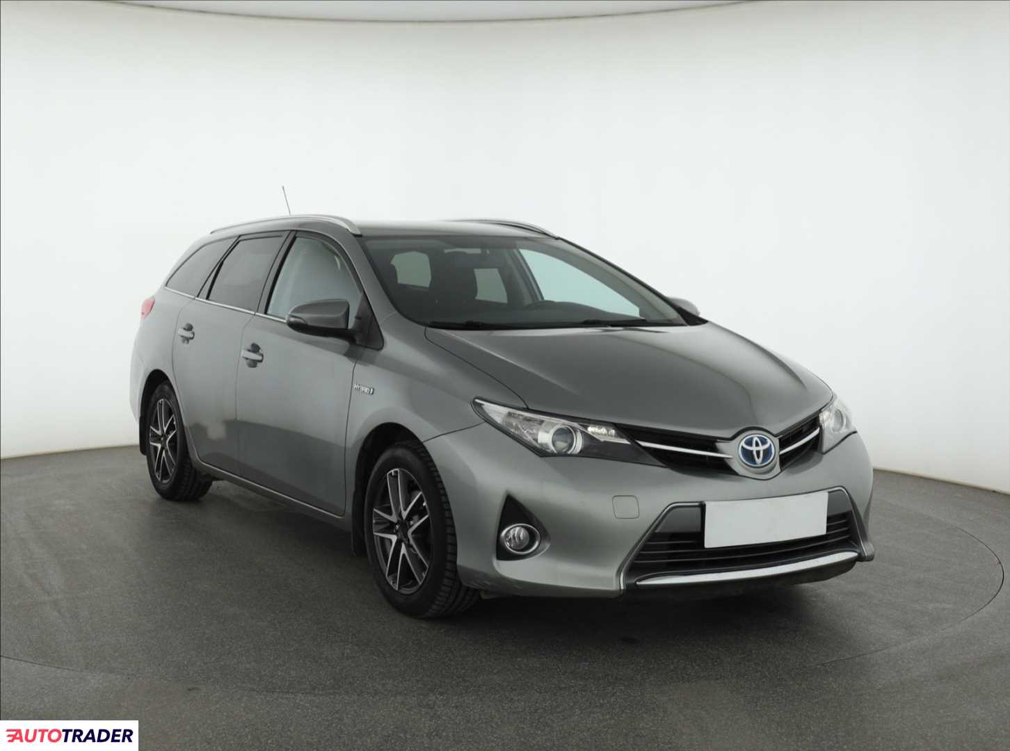 Toyota Auris 2014 1.8 134 KM