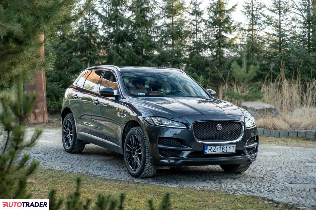 Jaguar F-PACE 3.0 benzyna 340 KM 2016r. (Ropczyce)