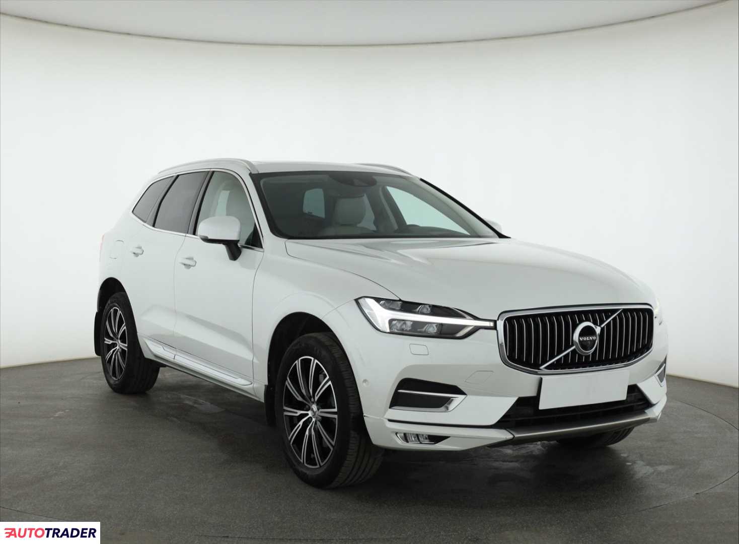 Volvo XC60 2019 2.0 246 KM
