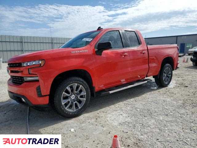 Chevrolet Silverado 5.0 benzyna 2019r. (ARCADIA)