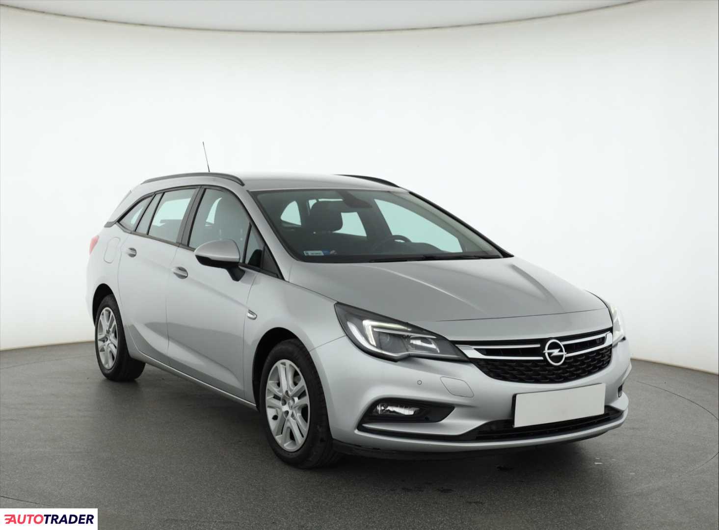 Opel Astra 2018 1.6 108 KM