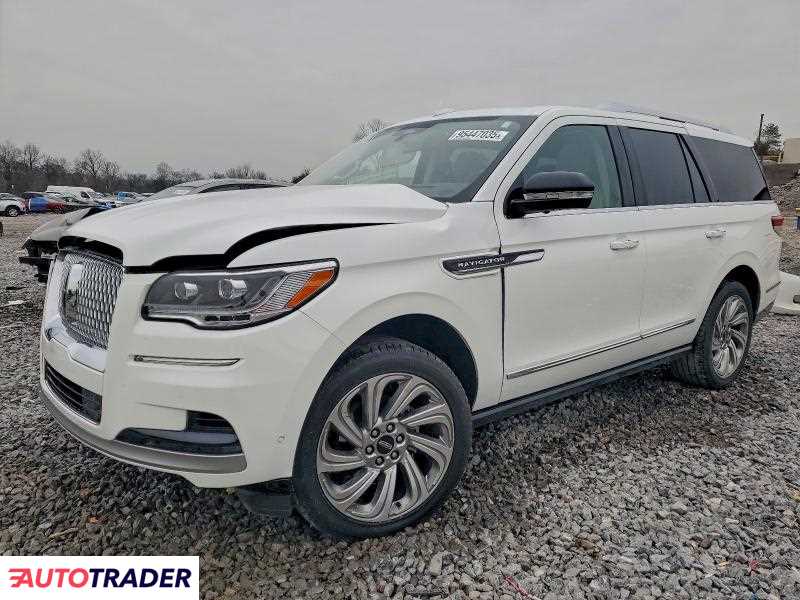 Lincoln Navigator 2024 3