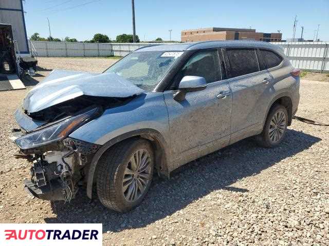 Toyota Highlander 2020 3