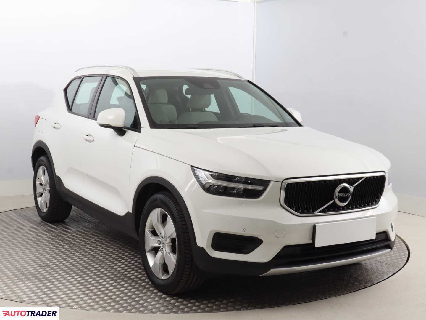 Volvo XC40 2018 2.0 244 KM
