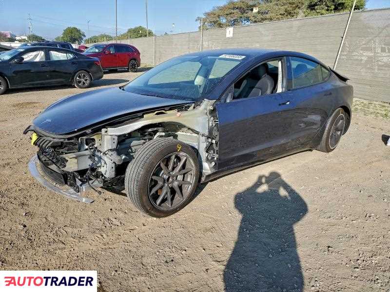 Tesla Model 3 2023