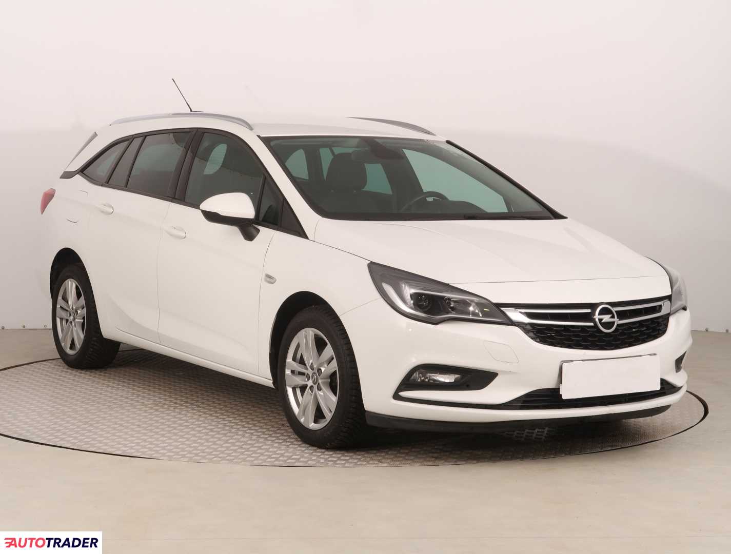 Opel Astra 1.4 123 KM 2018r. (Piaseczno)