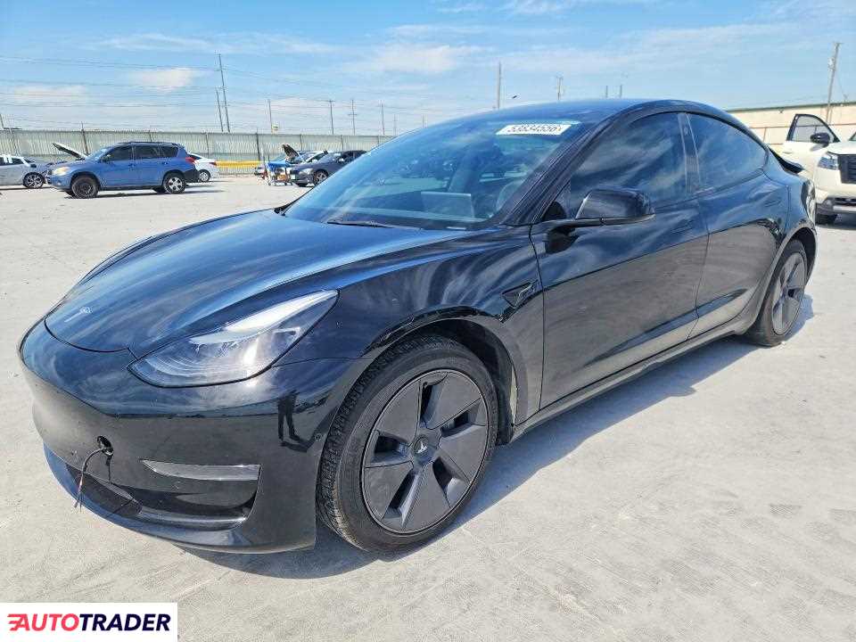 Tesla Model 3 2022