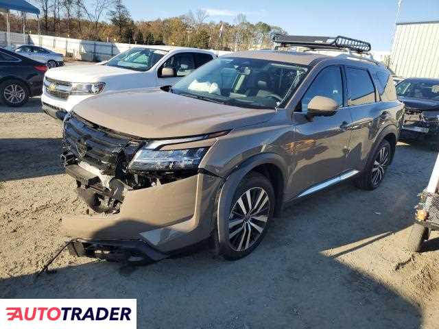 Nissan Pathfinder 2024 3