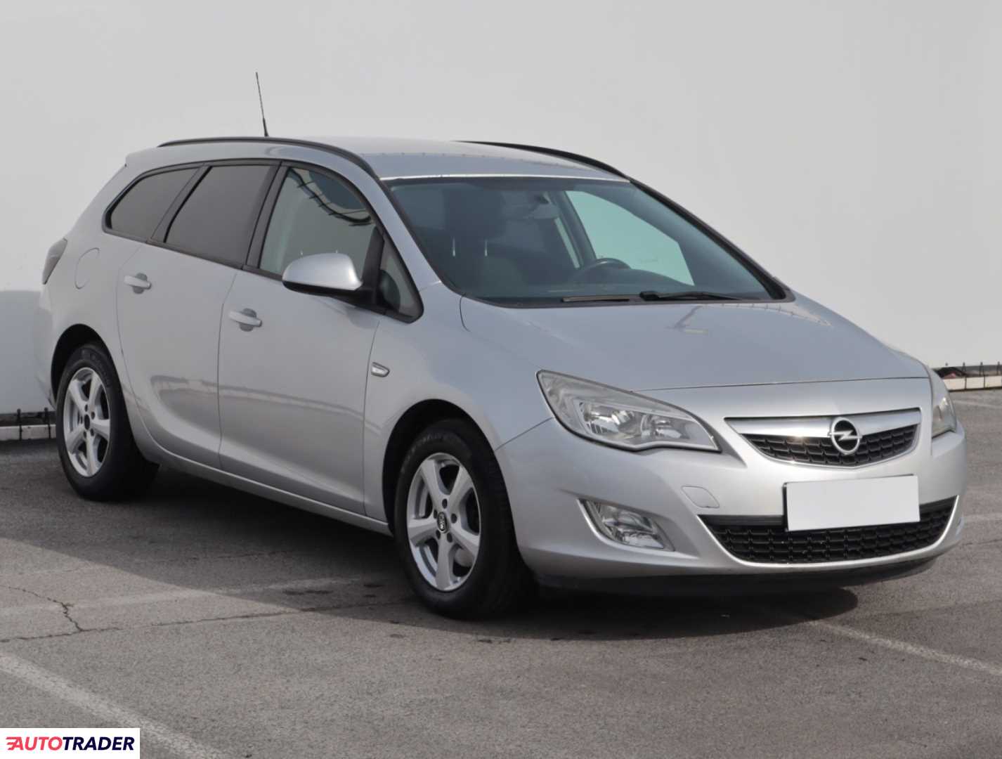 Opel Astra 2012 1.7 108 KM