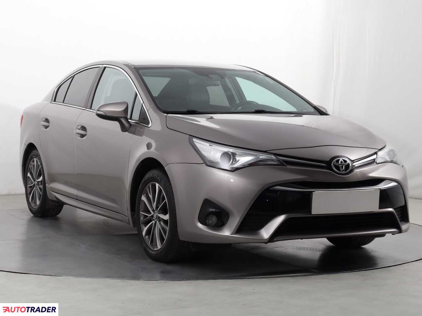 Toyota Avensis 2015 1.8 144 KM