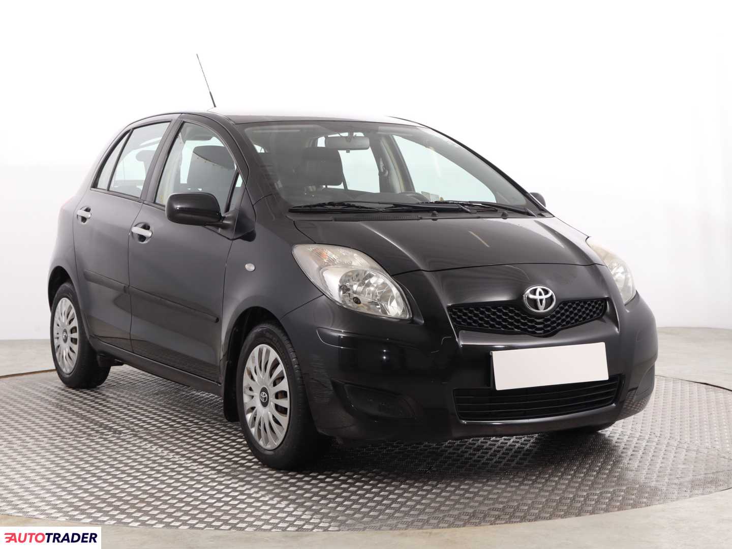 Toyota Yaris 2010 1.3 97 KM