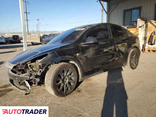 Tesla Model Y benzyna 2022r. (LOS ANGELES)