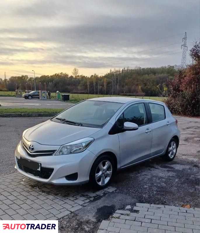 Toyota Yaris 2012 1.0 69 KM