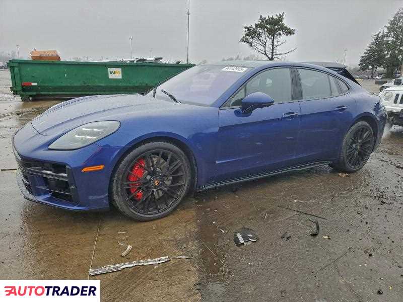 Porsche Panamera 2025 4