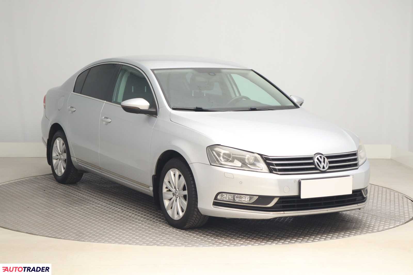 Volkswagen Passat 2011 2.0 138 KM