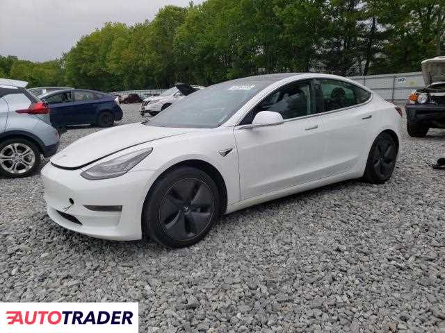 Tesla Model 3 2020