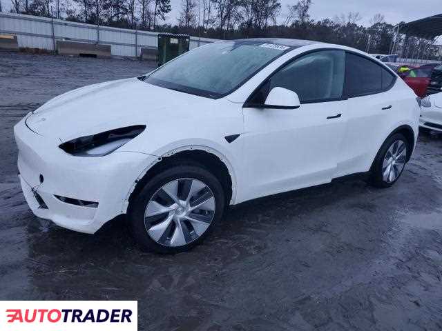 Tesla Model Y benzyna 2024r. (SPARTANBURG)