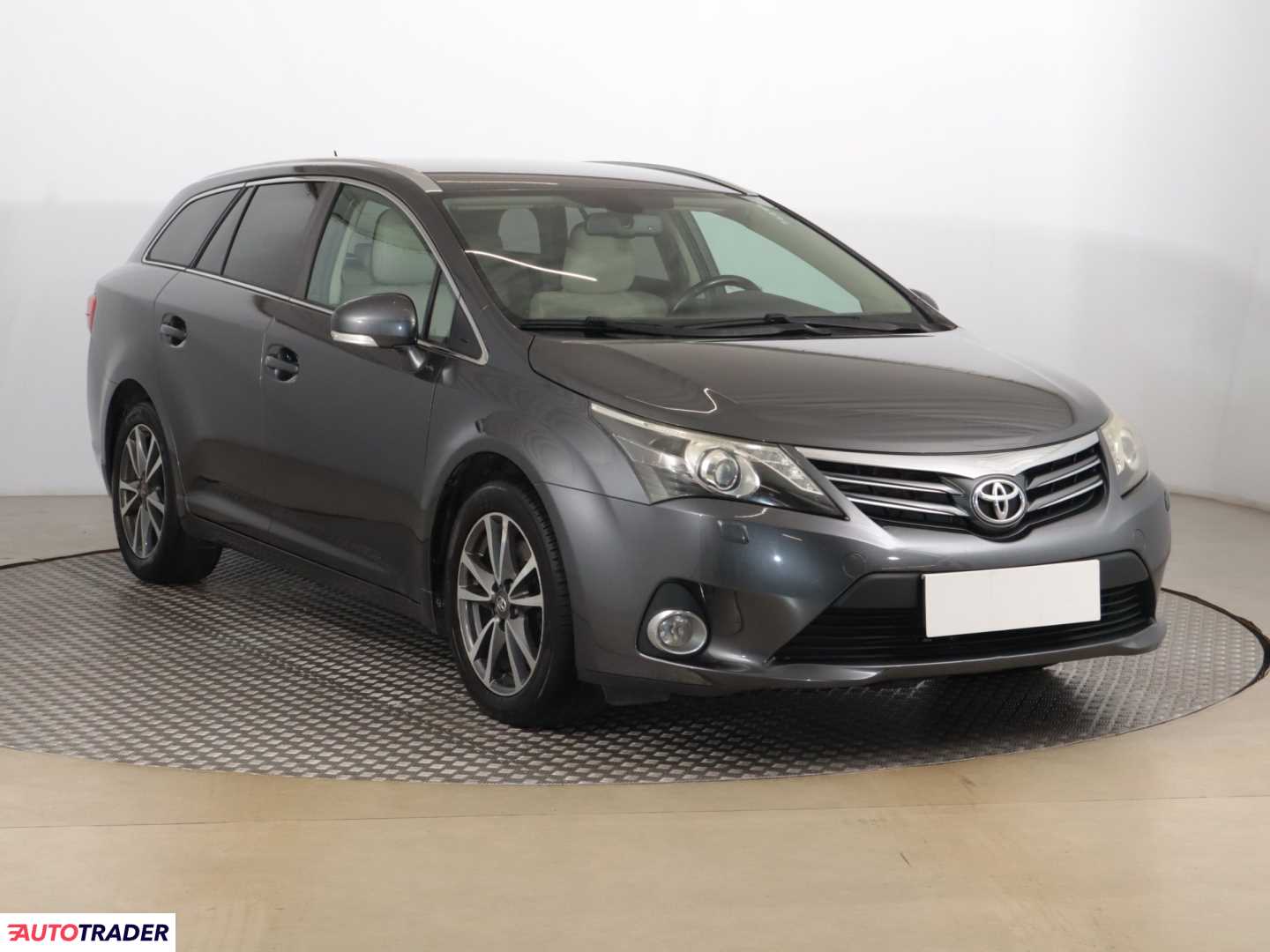 Toyota Avensis 2013 2.2 147 KM