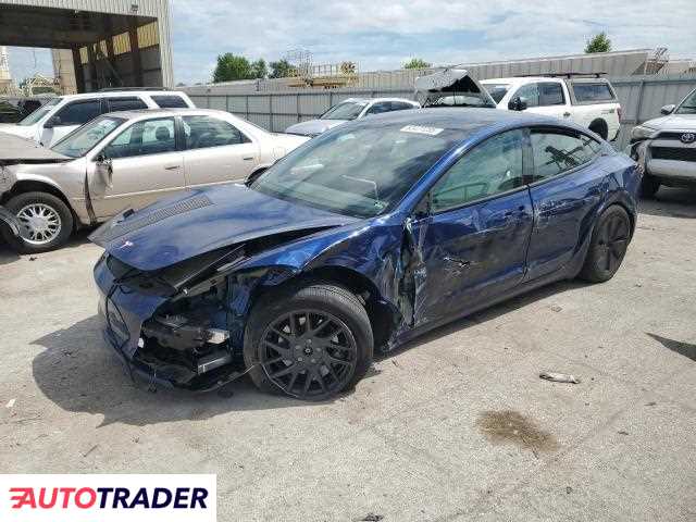 Tesla Model 3 2024