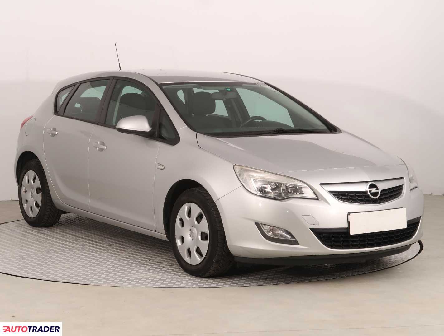 Opel Astra 2011 1.6 113 KM