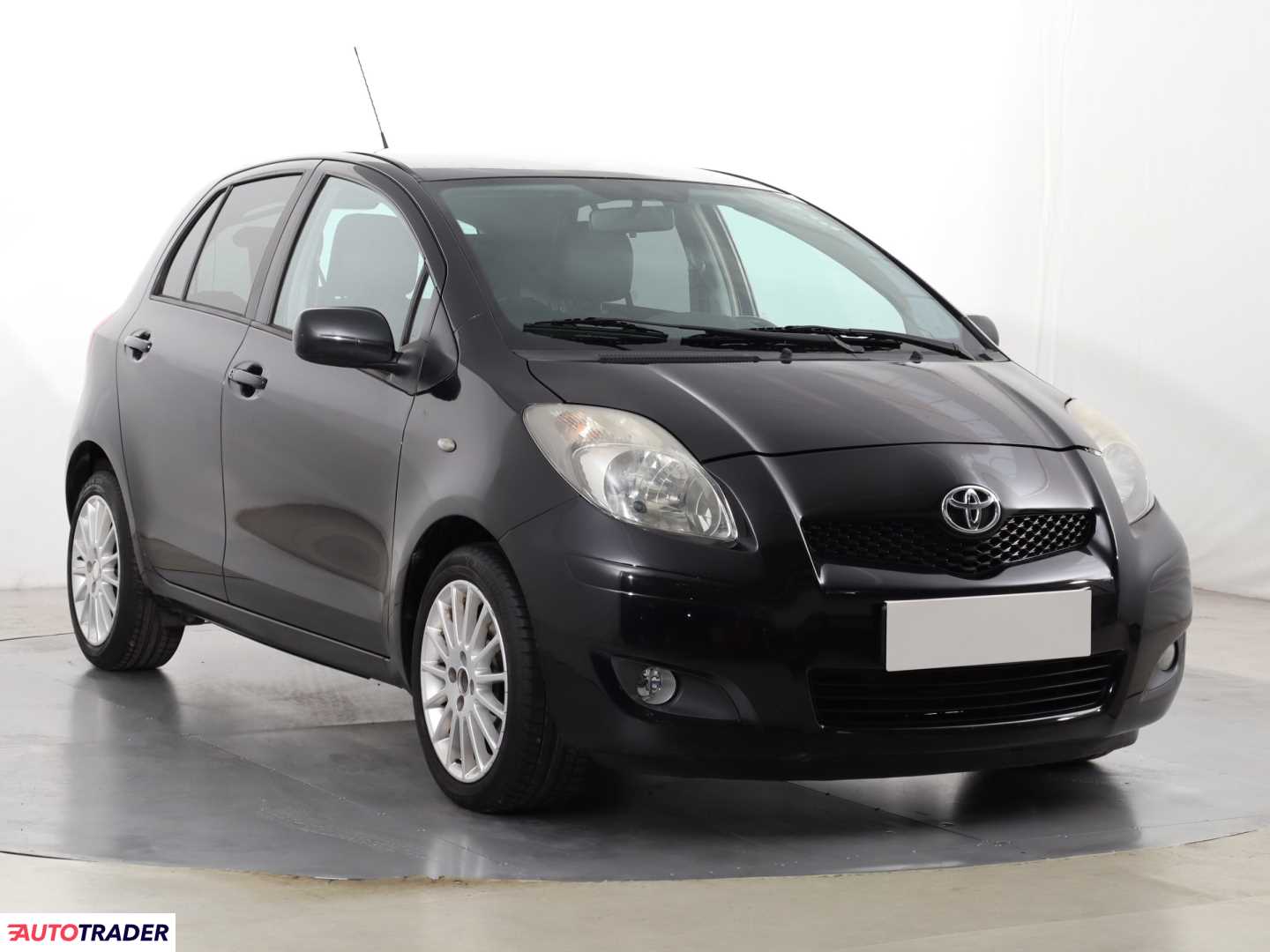 Toyota Yaris 2008 1.3 99 KM