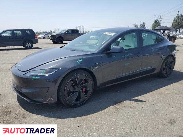 Tesla Model 3 2025