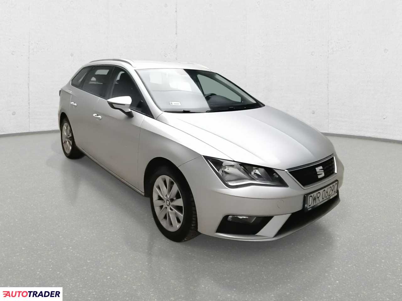 Seat Leon 1.6 diesel 110 KM 2017r. (Komorniki)