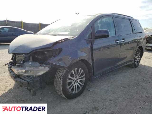 Toyota Sienna 2020 3