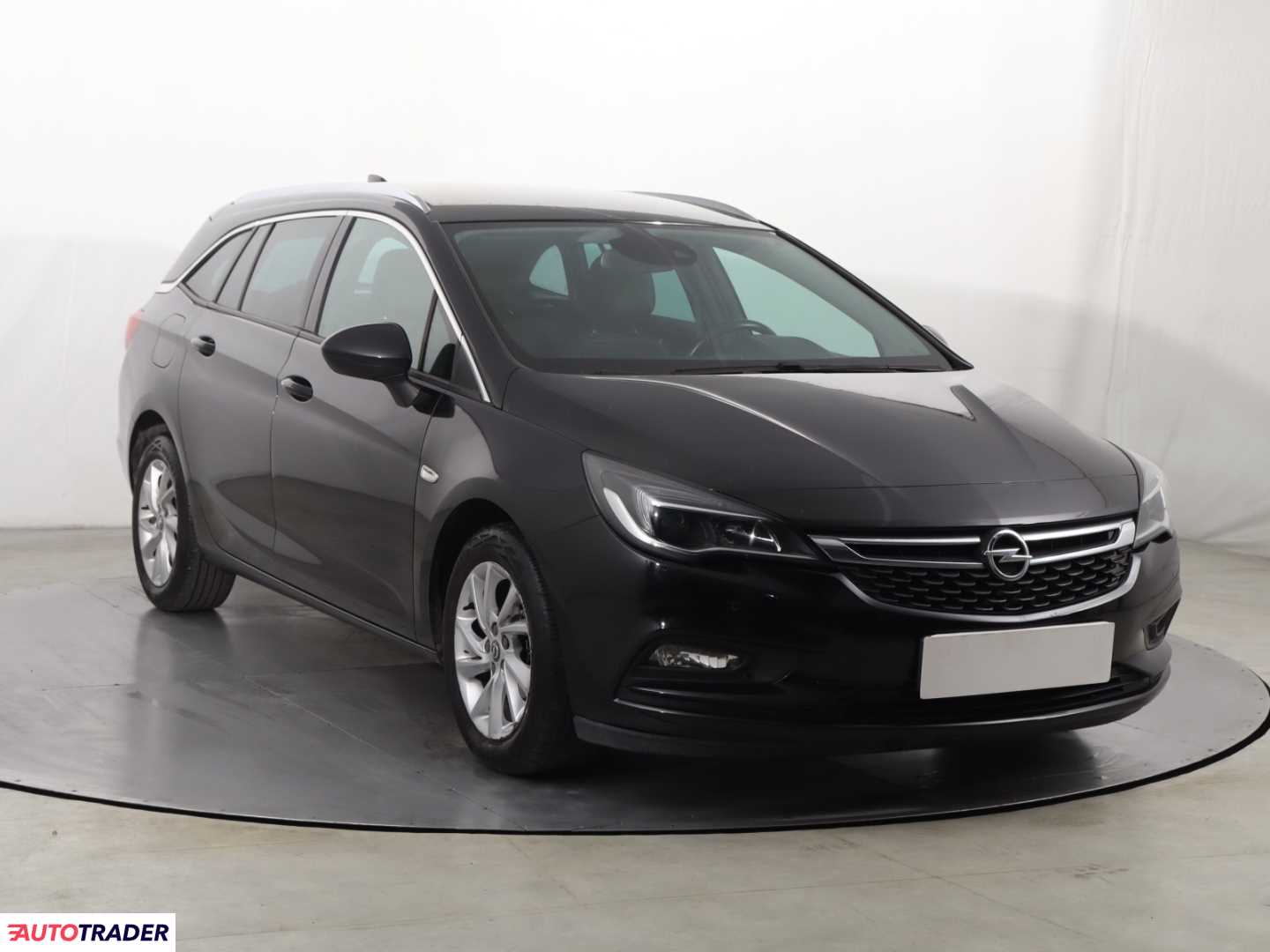 Opel Astra 2018 1.4 147 KM