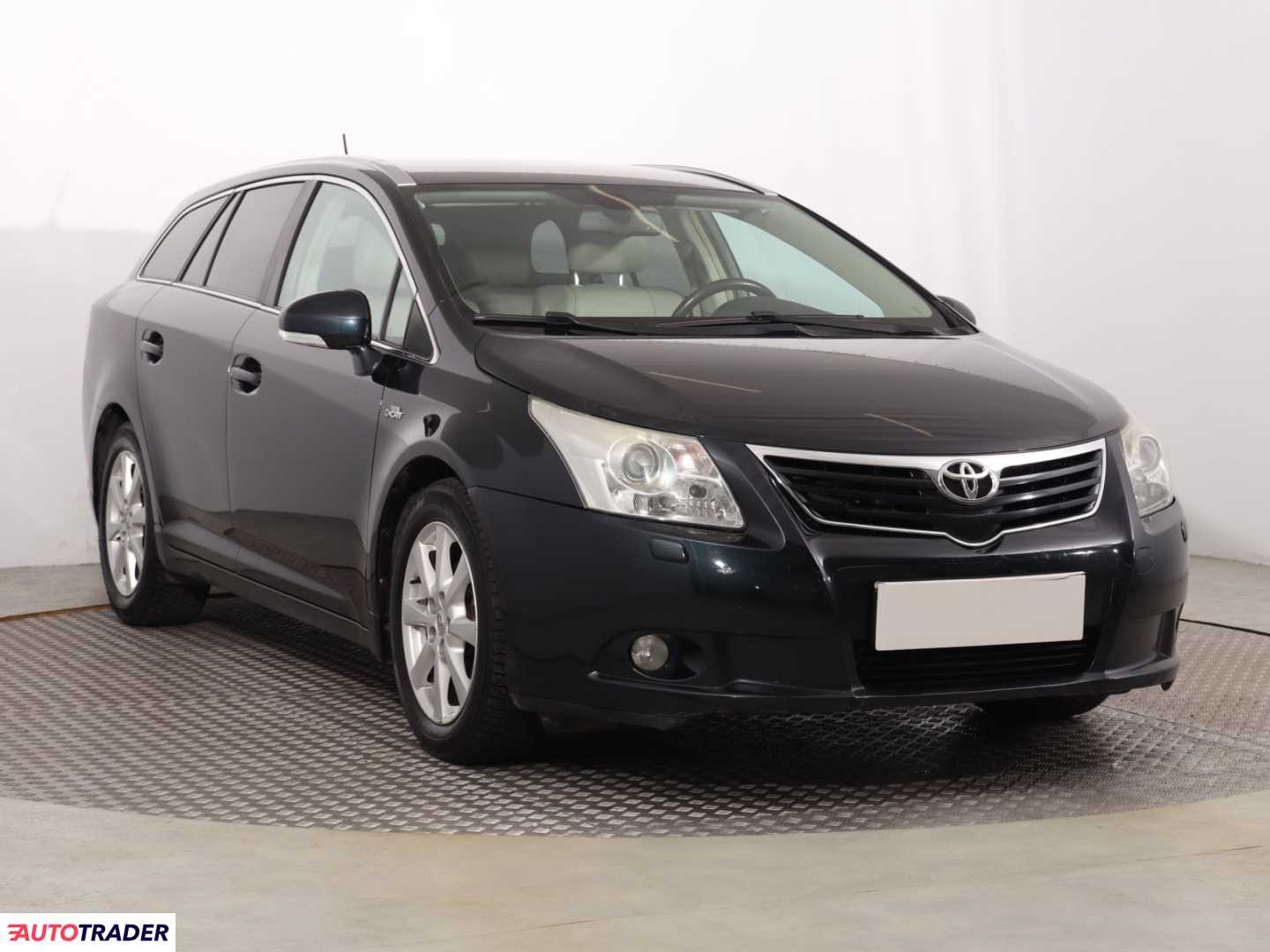 Toyota Avensis 2011 2.2 147 KM