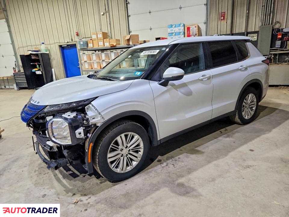 Mitsubishi Outlander 2024 2